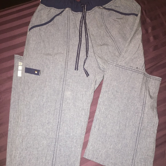 Scrub bottom - Picture 1 of 2